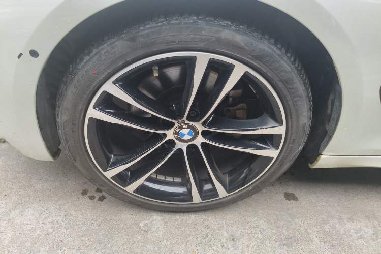 Used BMW 3 Series GT 2019 330i xDrive M Sport Night Edition Left Front Wheel Hub