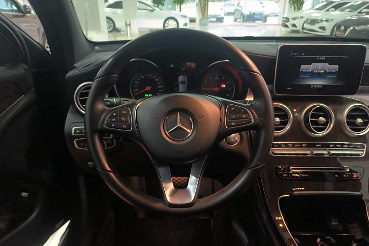 Used Mercedes-Benz GLC 2019 Facelift GLC 260 L 4MATIC Luxury Model
