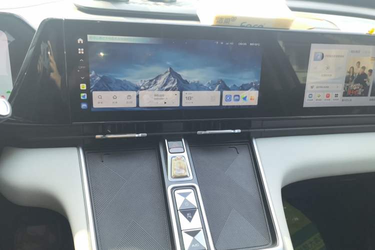 Used Haval Fierce Dragon Max 2023 1.5L Hi4 105 Four-Wheel Drive Navigation Edition Audio And AC Panel