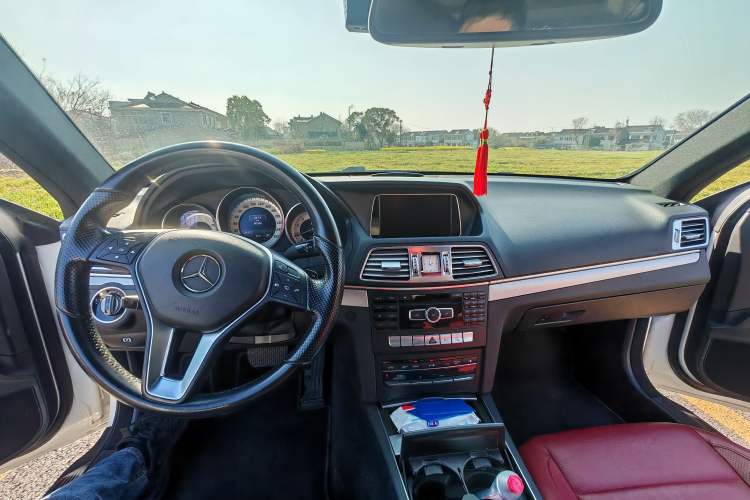 Used Mercedes-Benz E-Class 2014 E 260 Coupe Interior 2