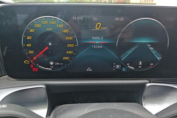 Used Mercedes-Benz GLB 2021 GLB 200 Fashion Model Odometer Close Up