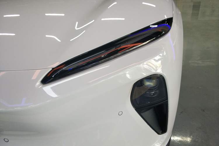 Used Nio ET5 2022 75 kWh Left Front Headlight