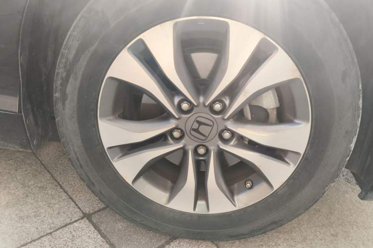 Used Honda Accord 2015 2.0L LX Comfort Edition Right Front Wheel Hub