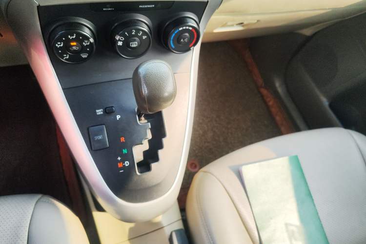 Used Toyota Verso 2014 Starlight 180E CVT Elite Edition
