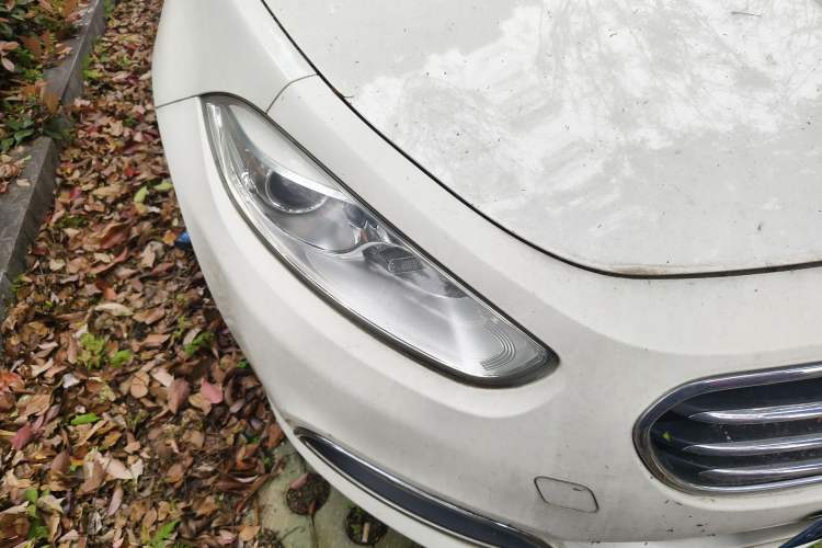 Used Fiat Viaggio 2012 1.4T Automatic Enjoyment Edition Right Front Headlight