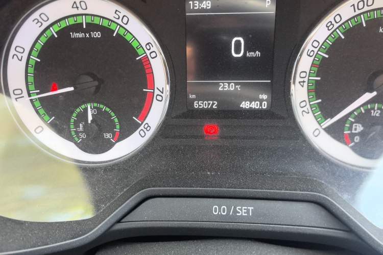 Used Skoda Octavia 2019 TSI230 DSG SmartDrive Luxury Edition China VI Odometer Close Up