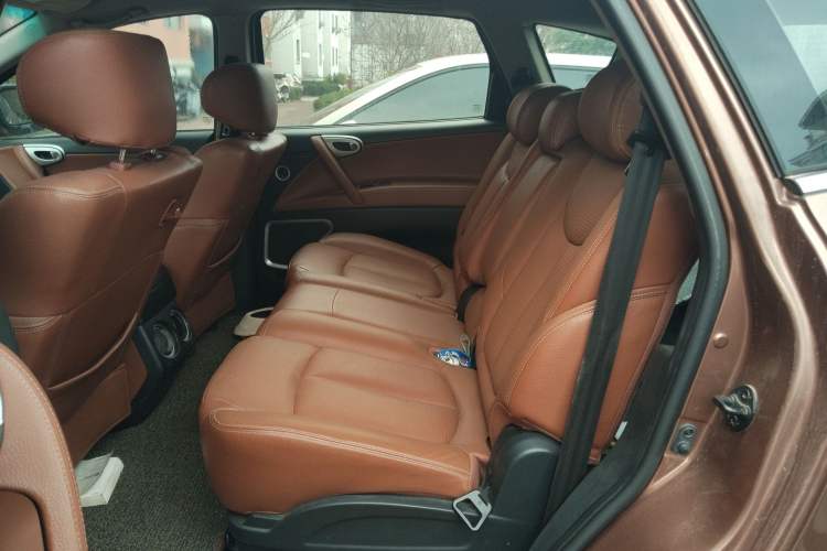 Used Luxgen Great 7 SUV 2011 2.2T Two-Wheel Drive Smart Version Left Rear Seat