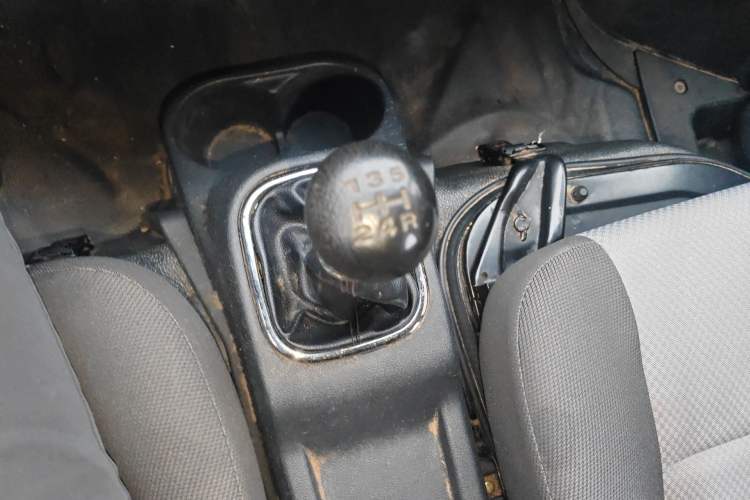 Used CHANGAN KAICHENG Ruixing M60 2019 1.5L Business Model China VI Van with 5 Seats DAM15KR Gear Lever