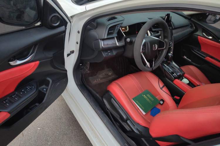 Used Honda Civic 2016 220TURBO CVT Luxury Edition
