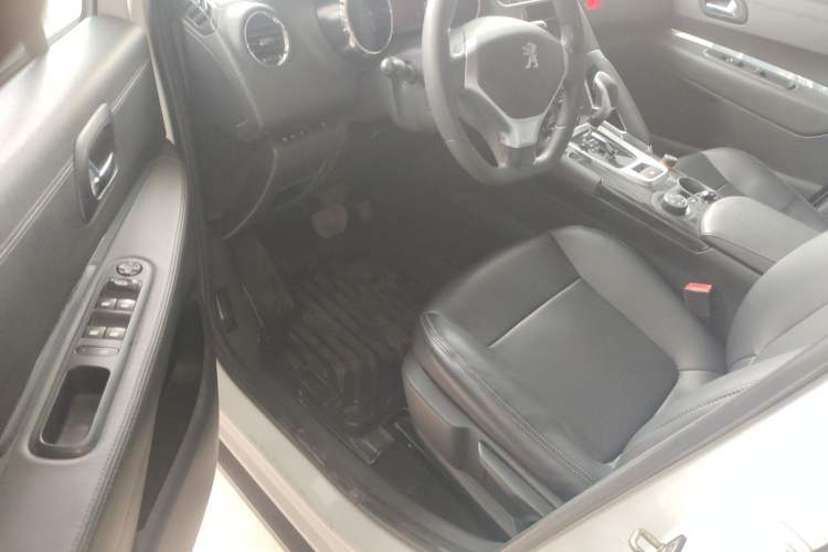 Used Peugeot 3008 2015 1.6THP Automatic Classic Edition