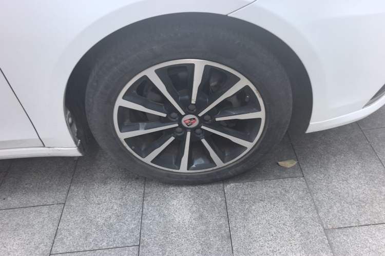 Used Roewe i6 New Energy 2017 45T Hybrid Connective Smart Luxury Edition
