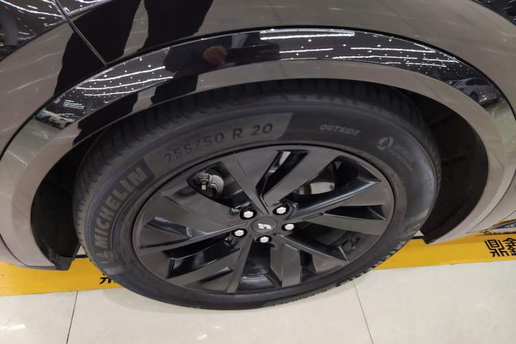 Used Li Auto L8 2023 Pro Model
