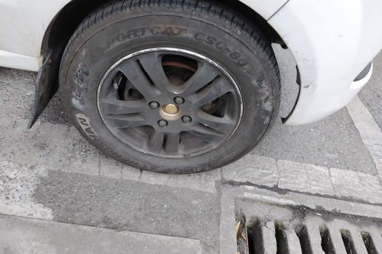 Used Jinbei Hiace X30 2013 1.3L Comfort Model Right Front Wheel Hub