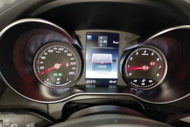 Used Mercedes-Benz GLC 2016 GLC 300 4MATIC Dynamic Model Instrument Cluster