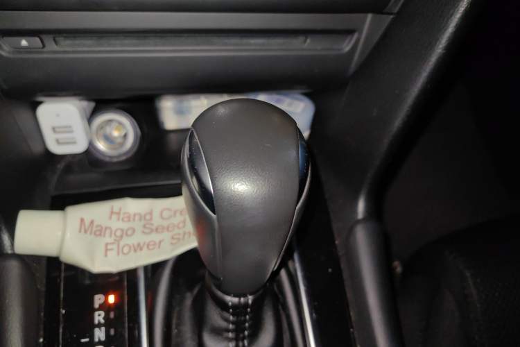 Used Mazda 3 Axela 2017 Hatchback 2.0L Automatic Luxury Model Emission Standard China V Gear Lever