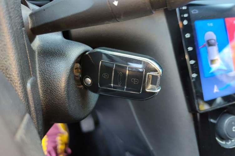 Used Peugeot 3008 2016 1.6THP Automatic Classic Edition Vehicle Key