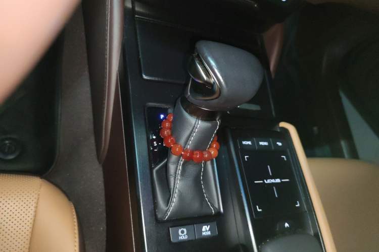 Used Lexus ES 2020 300h Premier Edition Gear Lever