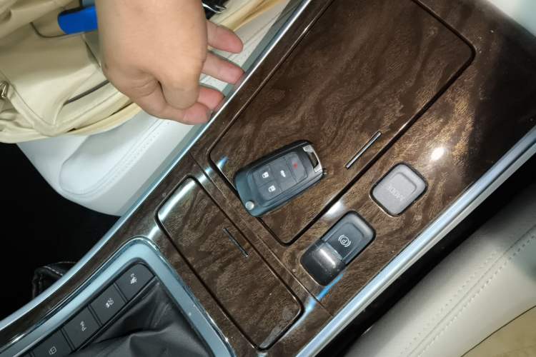 Used Roewe e950 2017 50T Hybrid Connected Executive Edition