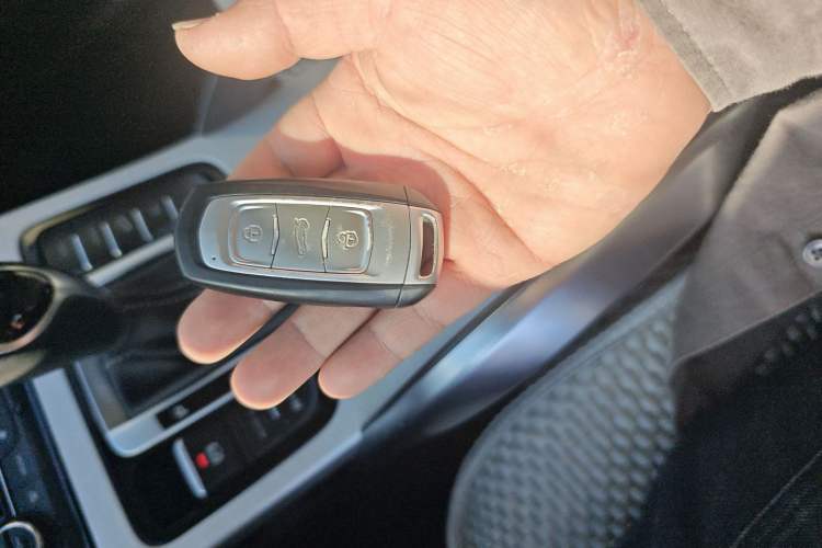 Used Geely Auto Emgrand X7 Sport 2016 1.8TD Automatic Smart Model Vehicle Key