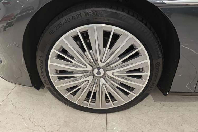 Used Denza Z9 2024 1100 km All-Wheel-Drive Ultra Version