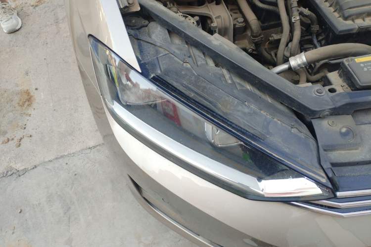 Used Volkswagen Golf Sportsvan 2016 230TSI Automatic Trend Edition Right Front Headlight