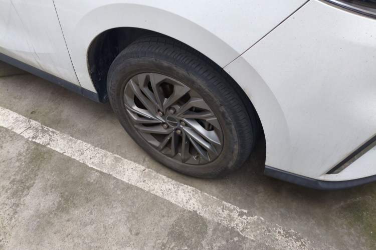 Used SAIC MAXUS G50 2020 1.5T Automatic Luxury Edition Right Front Wheel Hub