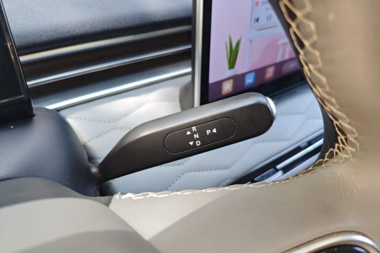 Used Dongfeng NAMMI 01 2024 430 Plus Smart+ Gear Lever