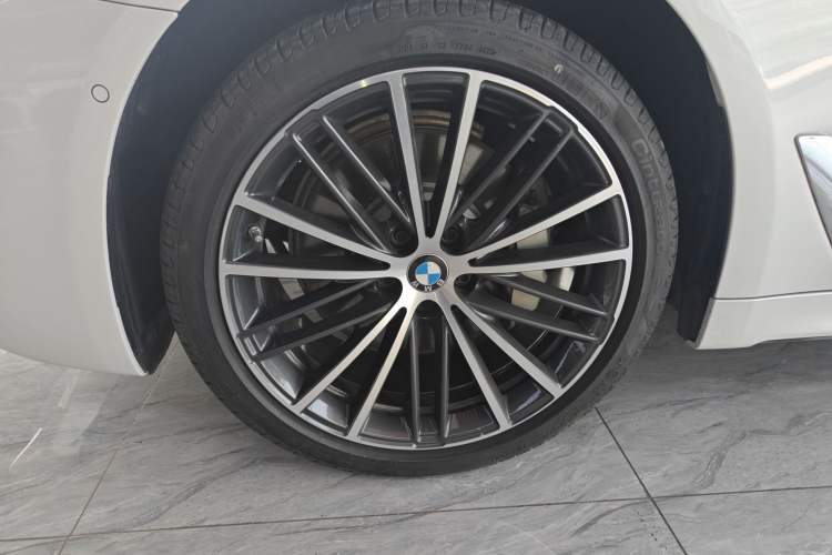 Used BMW 5 Series 2023 Restyled 530Li Leading Edition M Sport Package