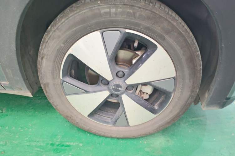Used BYD Dolphin 2023 420 km Free Version Right Front Wheel Hub