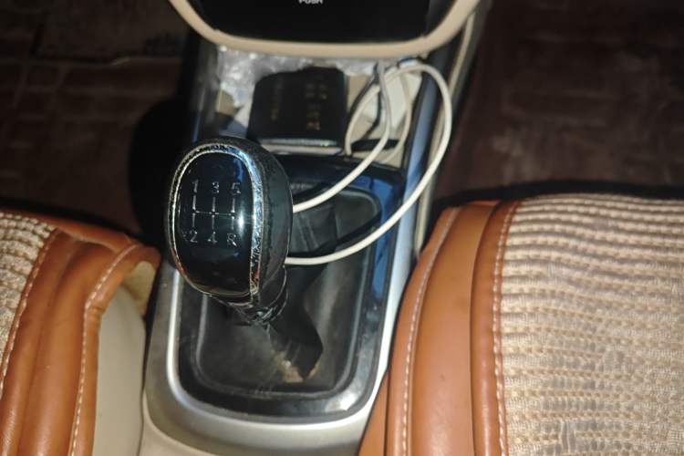 Used CHANGAN Eado 2015 1.6L Manual Luxury Model China IV Standard Gear Lever