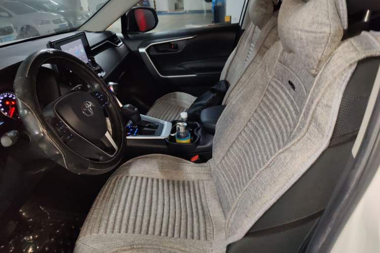 Used Toyota RAV4 2021 2.0L CVT Two-Wheel Drive Urban Edition
