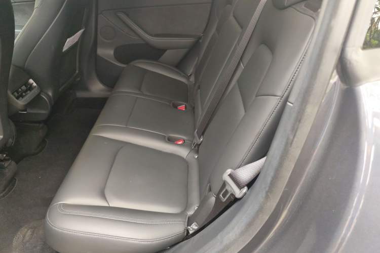 Used Tesla Model Y 2021 Long-Range All-Wheel-Drive Version Left Rear Seat