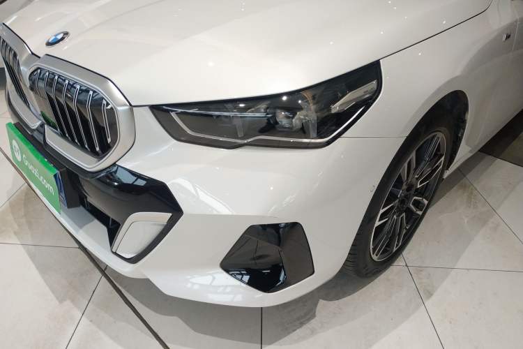 Used BMW 5 Series 2024 530Li Leading Model M Sport Package Left Front Headlight