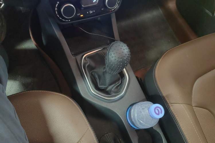 Used FAW Senya R7 2016 1.6L Manual Luxury Model
