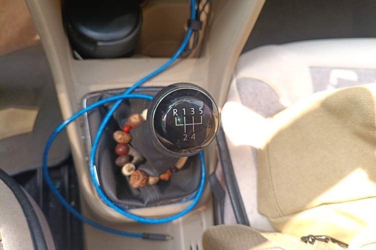 Used Volkswagen Jetta 2013 1.6L Manual Comfort Model Gear Lever