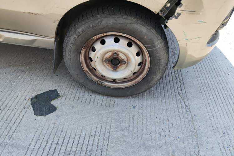 Used Jinbei New Hiace X30L 2021 1.5L Wealth Central Air Conditioning Edition Van China VI Standard SWC15M Right Front Wheel Hub