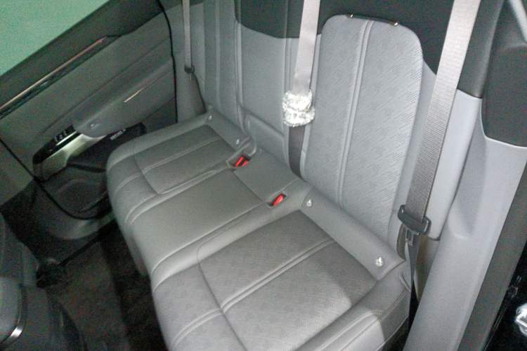 Used Zeekr 7X 2025 100 kWh Long-Range Rear-Wheel Drive with Intelligent Driving Features