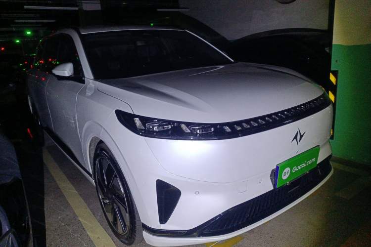 Used Dongfeng eπ eπ008 2024 210Max Range-Extended Version 6 Seats Exterior 2