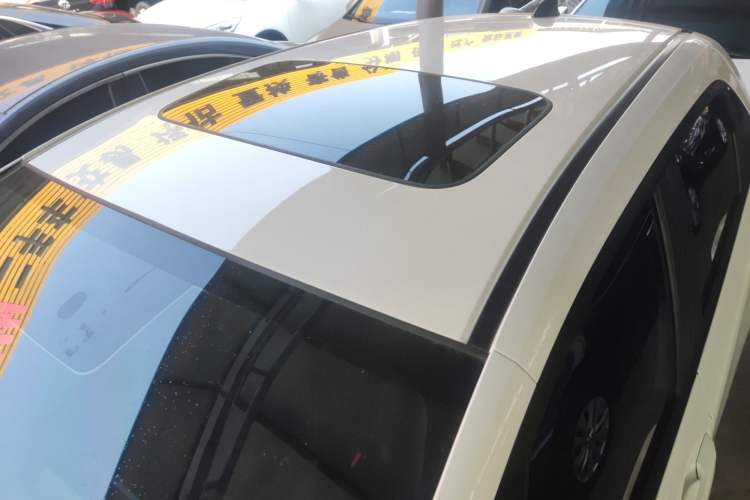 Used Honda Fit 2022 1.5L CVT Trendy Sunroof Edition Roof