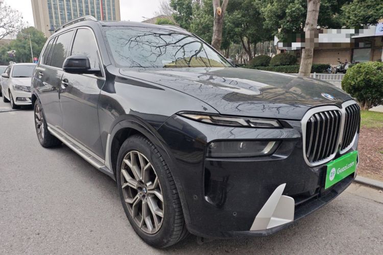 Used BMW X7 2023 xDrive40i Luxury Package with Leading Features