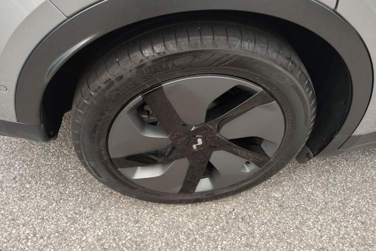 Used ONVO L60 2024 60 kWh Rear-Drive Version Right Rear Wheel Hub