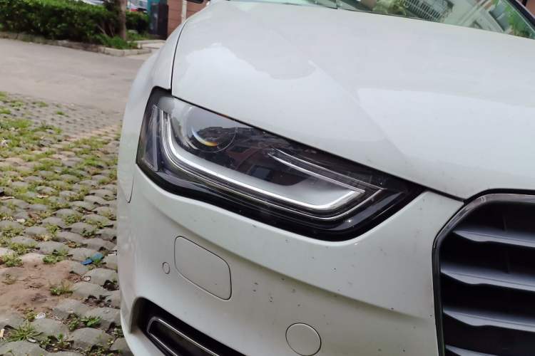 Used Audi A4L 2013 35 TFSI Automatic Standard Model Right Front Headlight