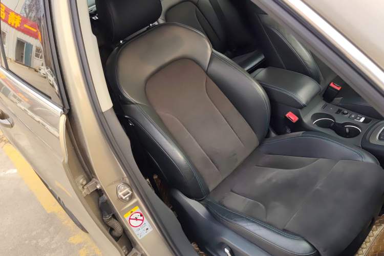 Used Audi Q3 2016 40 TFSI quattro all-wheel-drive sport model
