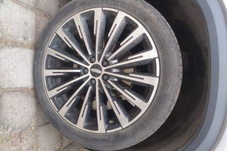 Used Geely Auto Monjaro L Intelligent Engine 2024 1.5T Tiangong Edition Right Front Wheel Hub