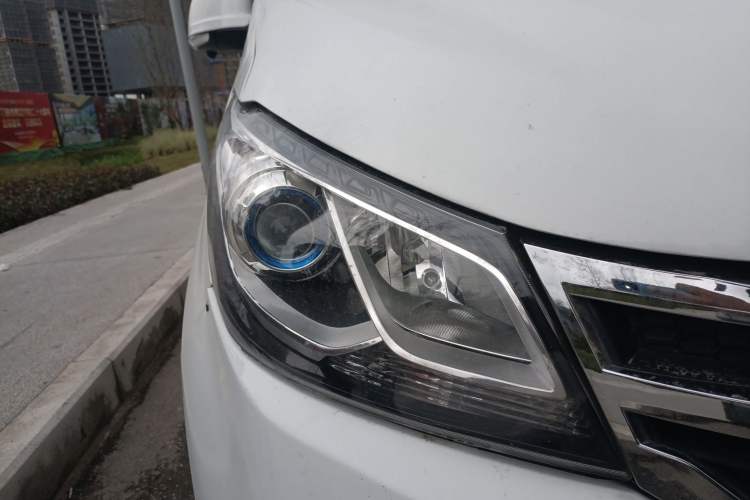 Used SAIC MAXUS G10 2019 PLUS 1.9T Manual Passenger Version Diesel Emission Standard China V
