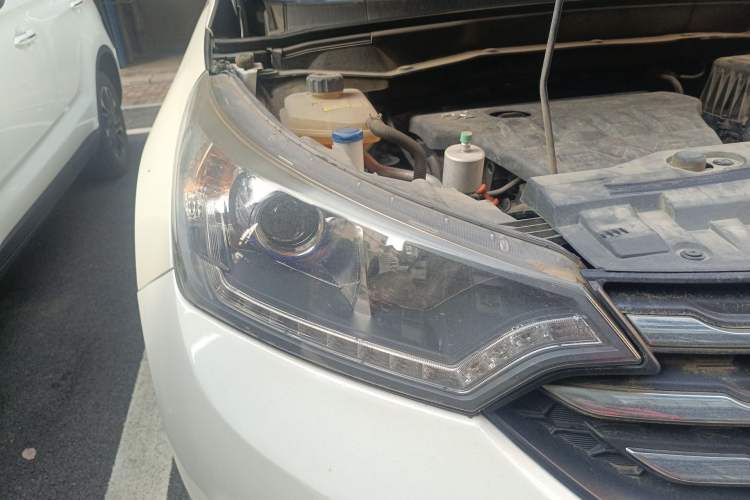 Used Dongfeng Aeolus AX7 2015 2.0L Automatic Zhiyi Trim
