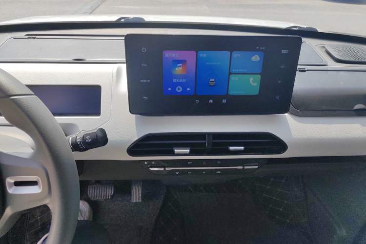 Used Geely Galaxy Panda 2024 Panda Mini 200km Endurance Bear
