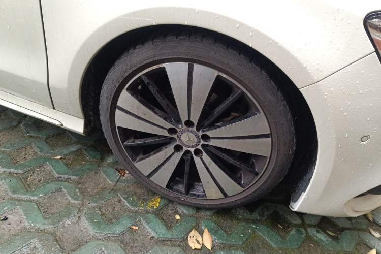 Used Mercedes-Benz CLA 2016 Facelifted CLA 200 Stylish Edition Right Front Wheel Hub