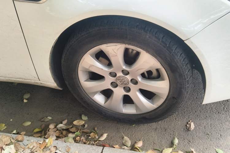Used Buick Regal 2014 1.6T Fashionable Tech Edition Right Front Wheel Hub