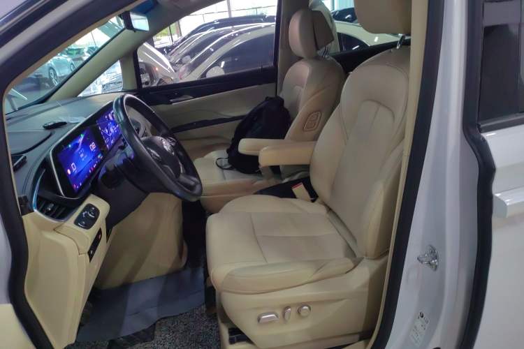 Used Buick GL8 2023 ES Lu Zun Deluxe Model